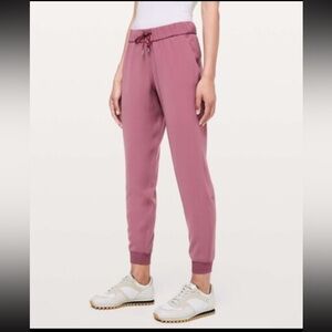 Lululemon On the Fly Jogger
